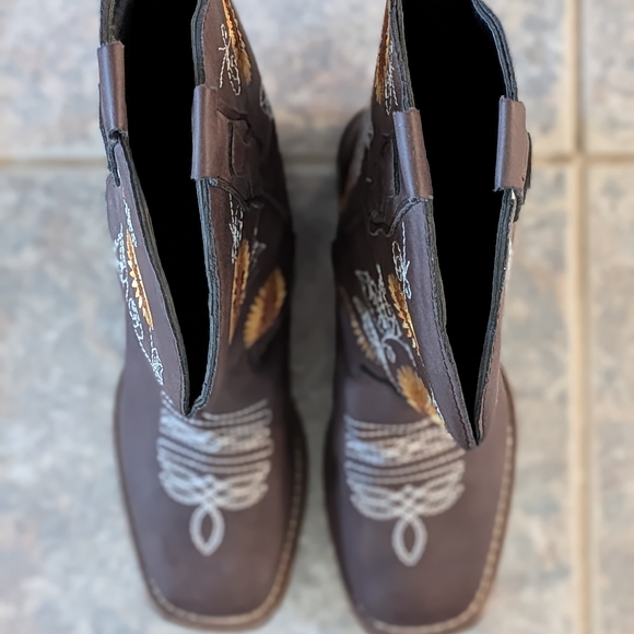 Brown Cowboy Heeled Boots with Sunflower Embroidery Women Size 38(6.5-7) - Picture 9 of 10